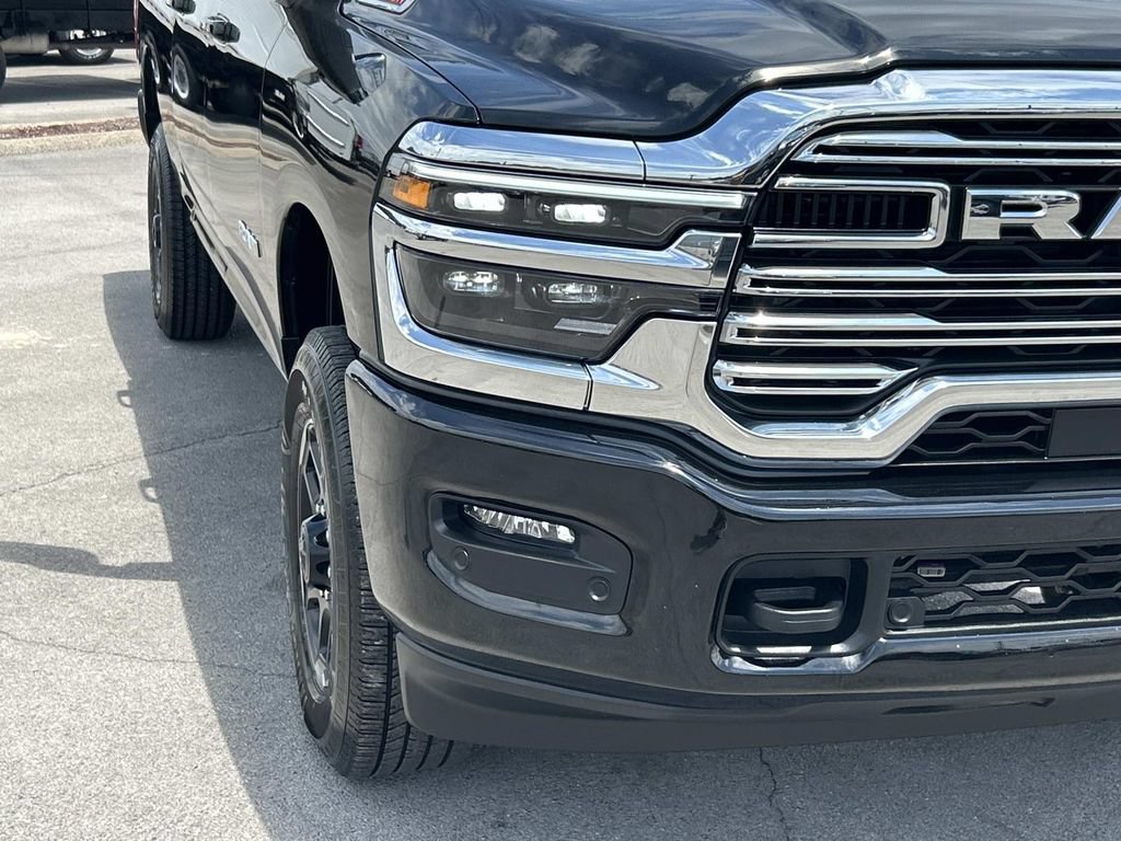 Used 2026 RAM 2500 Laramie AWD/4WD image 13