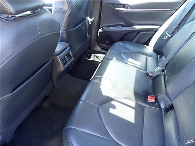 Used 2020 Toyota Camry XLE w/ Sunroof Package FWD image 8