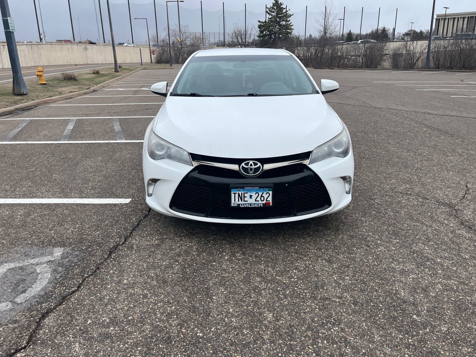 Used 2017 Toyota Camry SE video 2