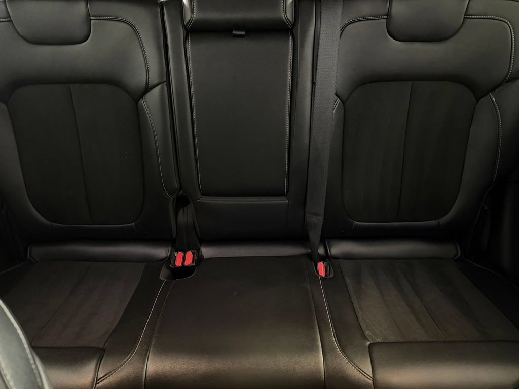 Certified 2025 Jeep Grand Cherokee Altitude AWD/4WD image 17