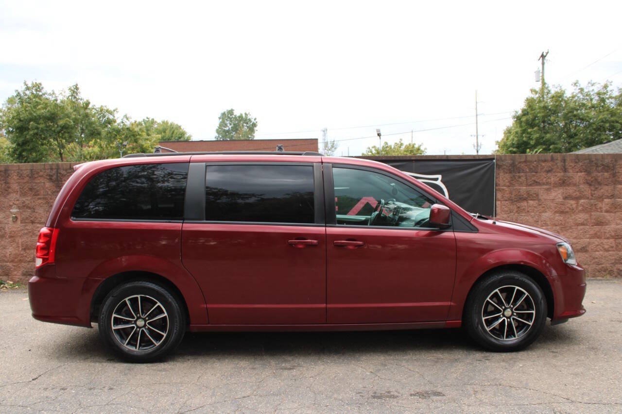Used 2019 Dodge Grand Caravan GT FWD image 5