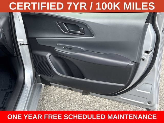 Used 2024 Toyota Prius LE FWD image 8