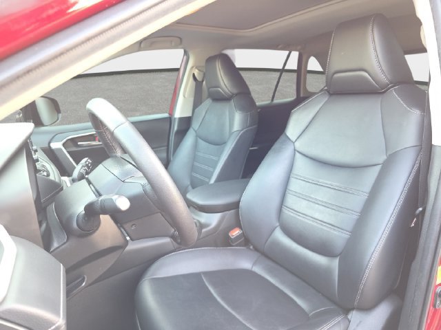 Certified 2021 Toyota RAV4 XLE Premium AWD/4WD image 13