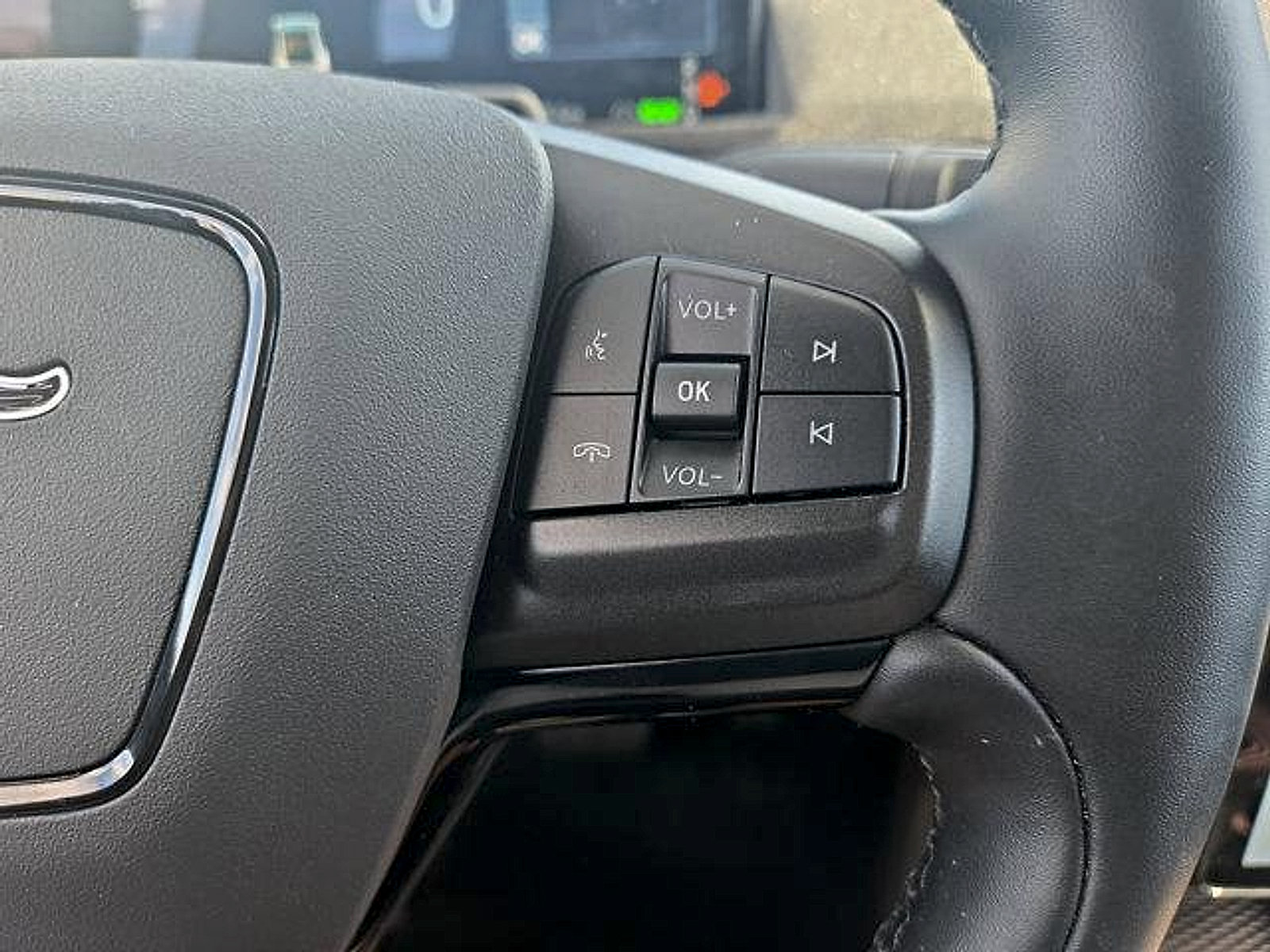 Certified 2025 Ford Mustang Mach-E Select w/ Comfort Package Lite RWD image 15
