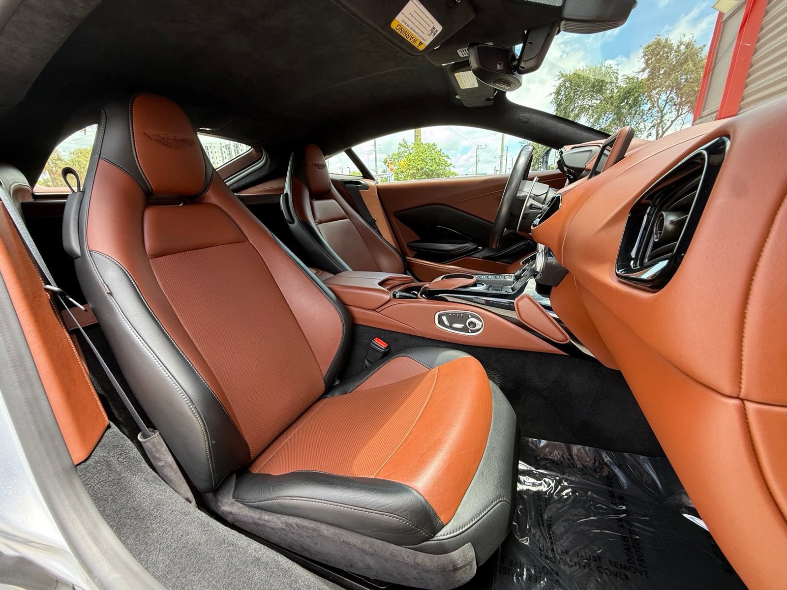 Used 2020 Aston Martin V8 Vantage Coupe RWD image 30