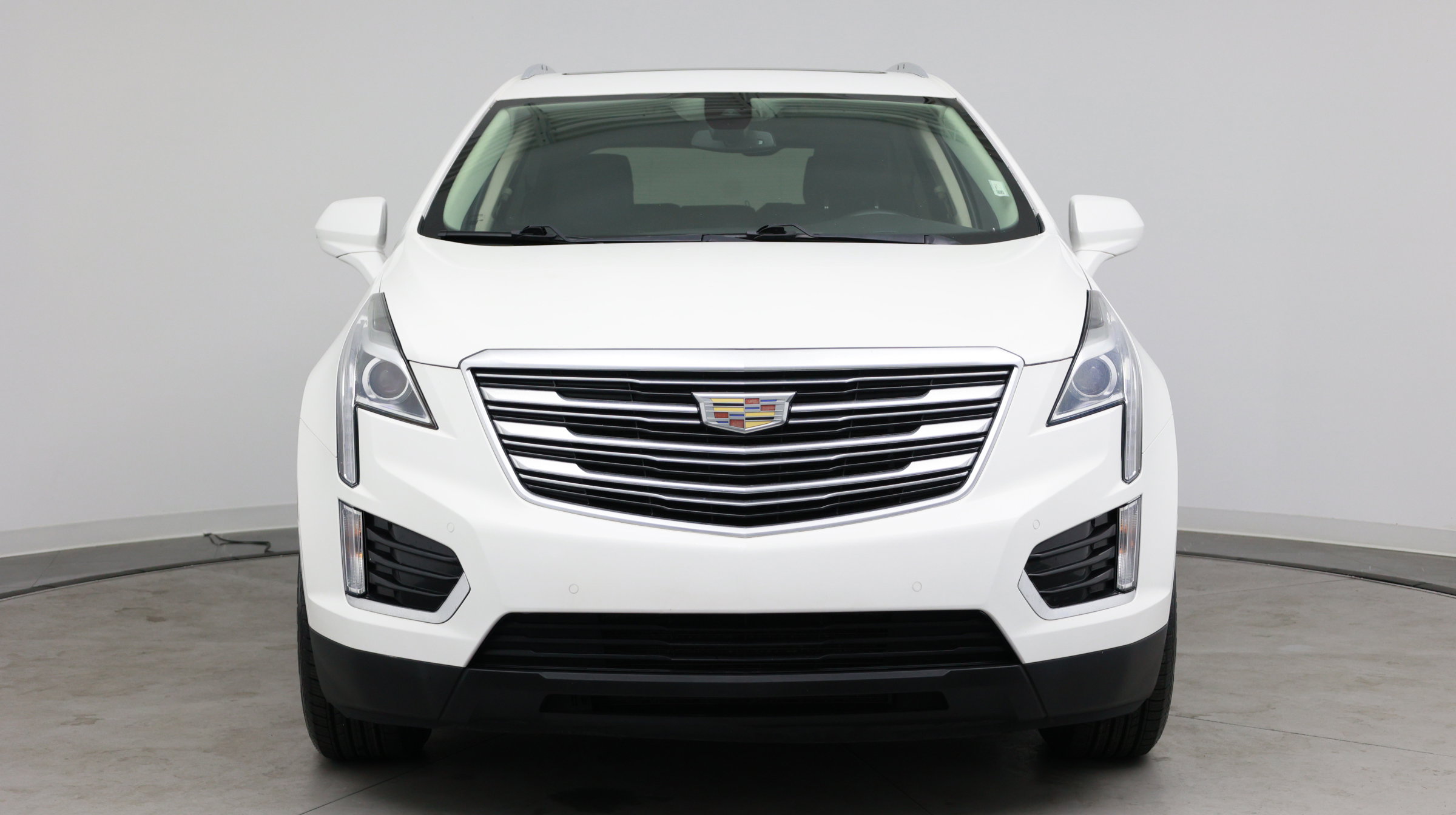 Used 2019 Cadillac XT5 Luxury FWD image 2