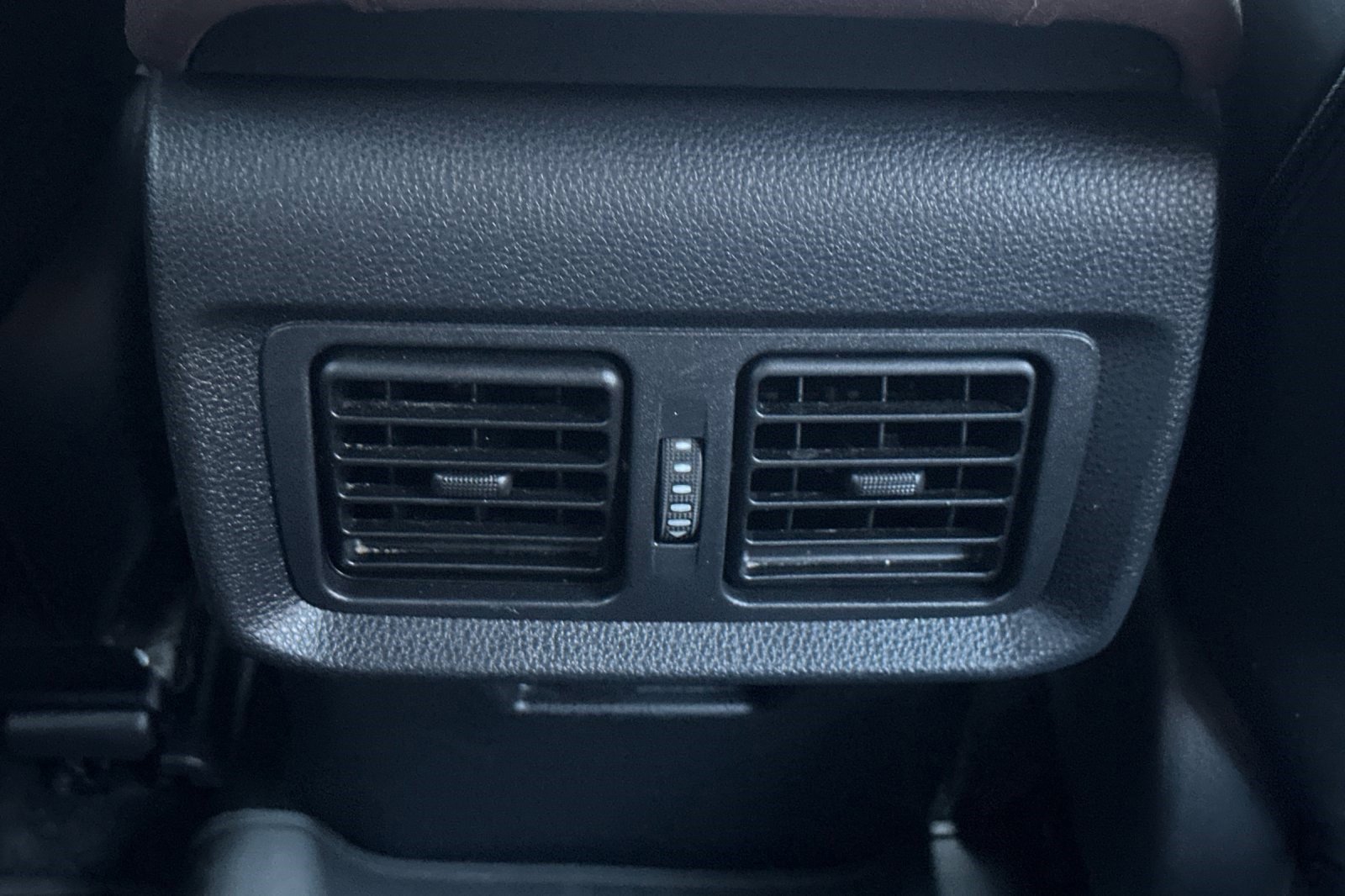 Used 2023 Toyota Venza Limited image 16