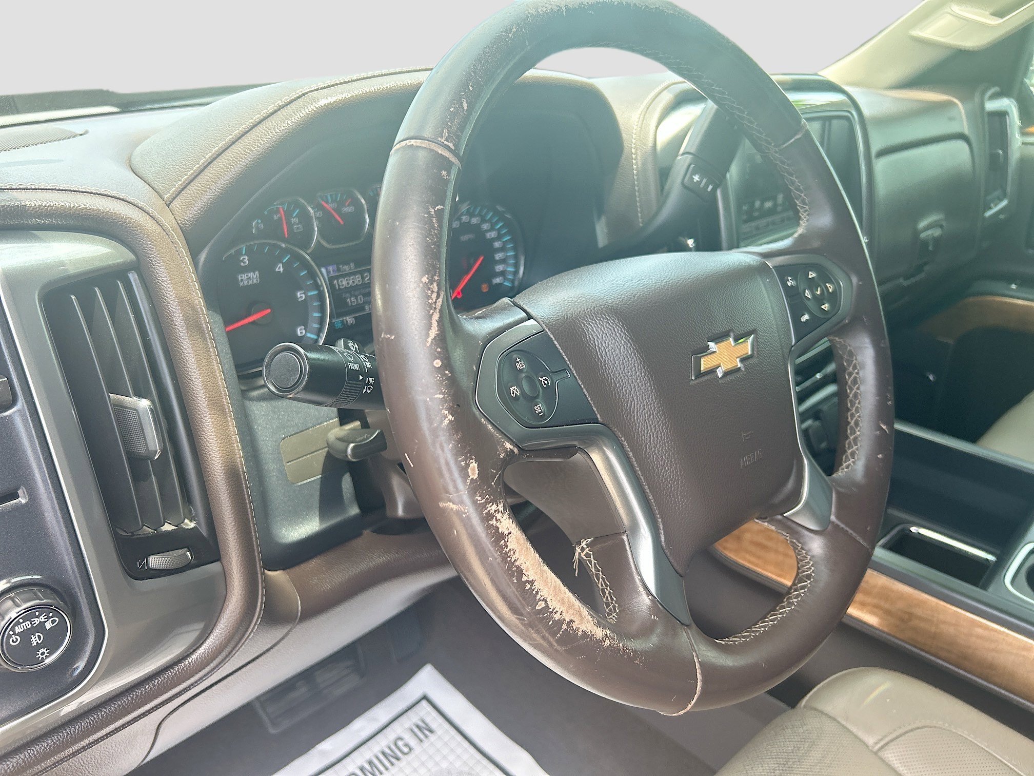 Used 2018 Chevrolet Silverado 1500 LTZ RWD image 9