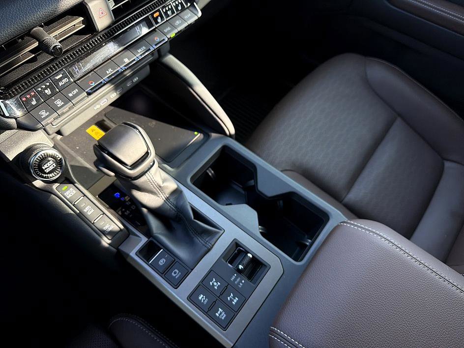 Certified 2024 Toyota Land Cruiser Base image 17