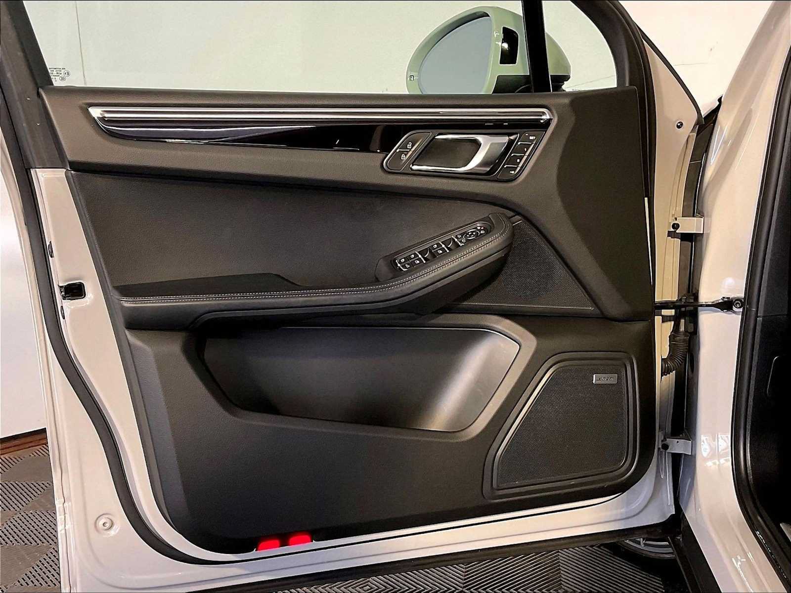 Certified 2021 Porsche Macan S AWD/4WD image 25
