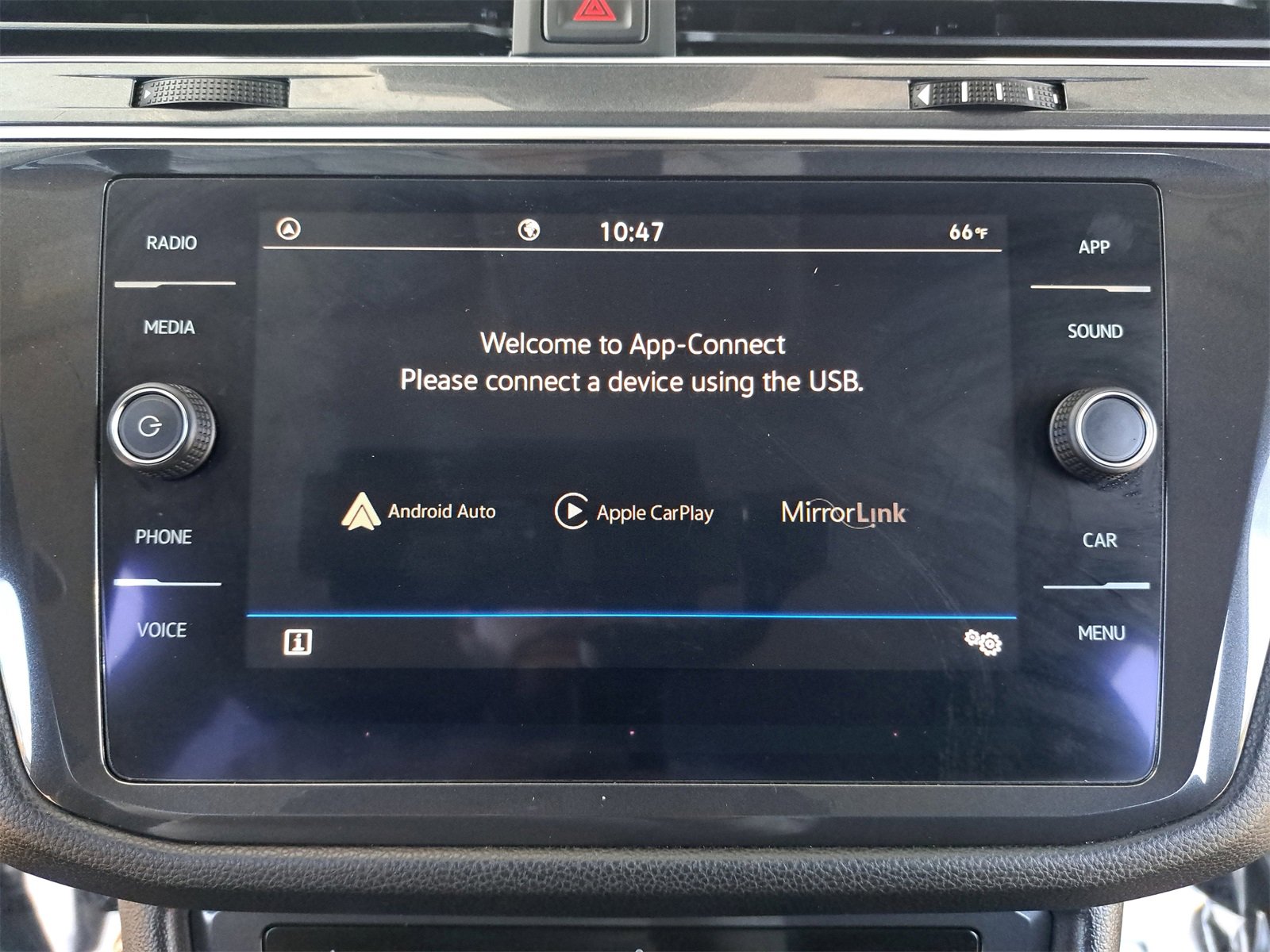 Used 2022 Volkswagen Tiguan SE image 25