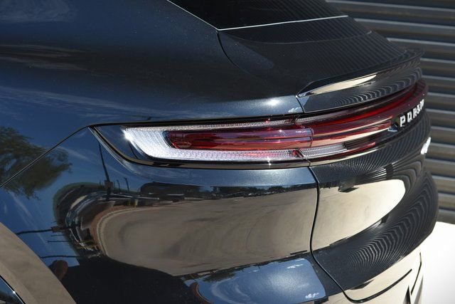 Used 2025 Porsche Cayenne Coupe AWD/4WD image 12