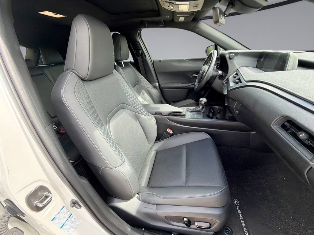 Used 2021 Lexus UX 250h w/ Premium Package AWD/4WD image 16