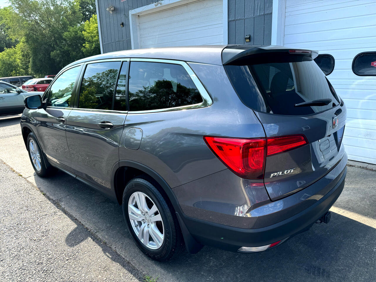 Used 2018 Honda Pilot LX image 6