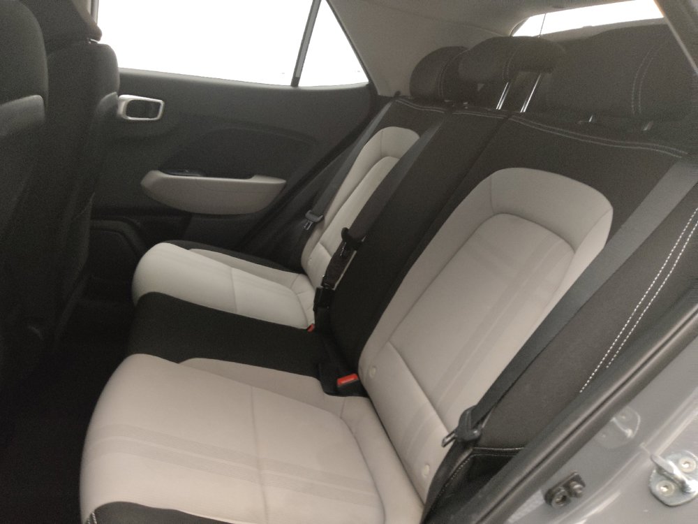 Used 2021 Hyundai Venue SEL w/ Cargo Package FWD image 18