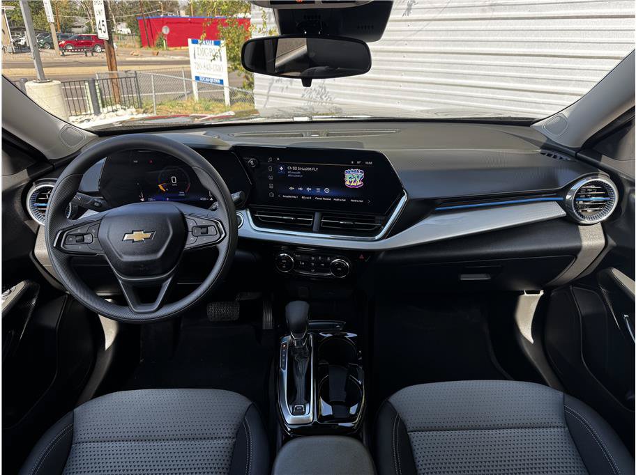 Used 2026 Chevrolet Trax LT FWD image 18