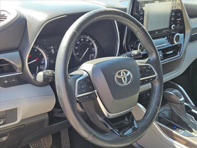 Used 2021 Toyota Highlander Limited AWD/4WD image 10