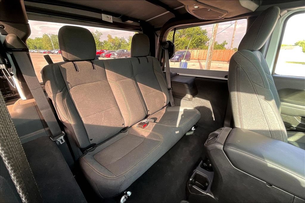 Used 2026 Jeep Wrangler Sport AWD/4WD image 23