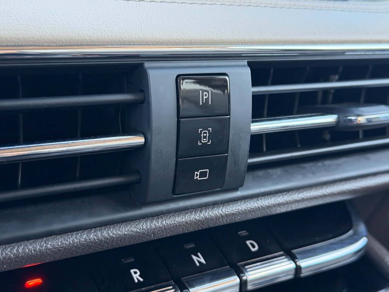 Used 2020 Lincoln Corsair FWD image 25