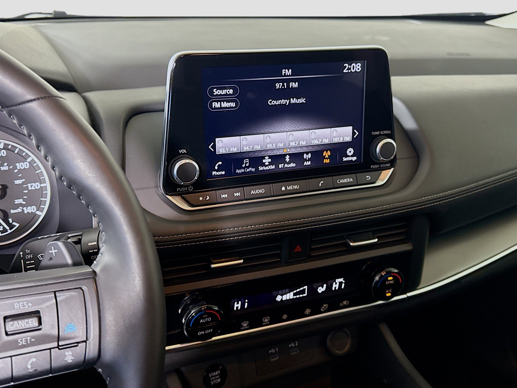 Used 2025 Nissan Rogue SV image 18