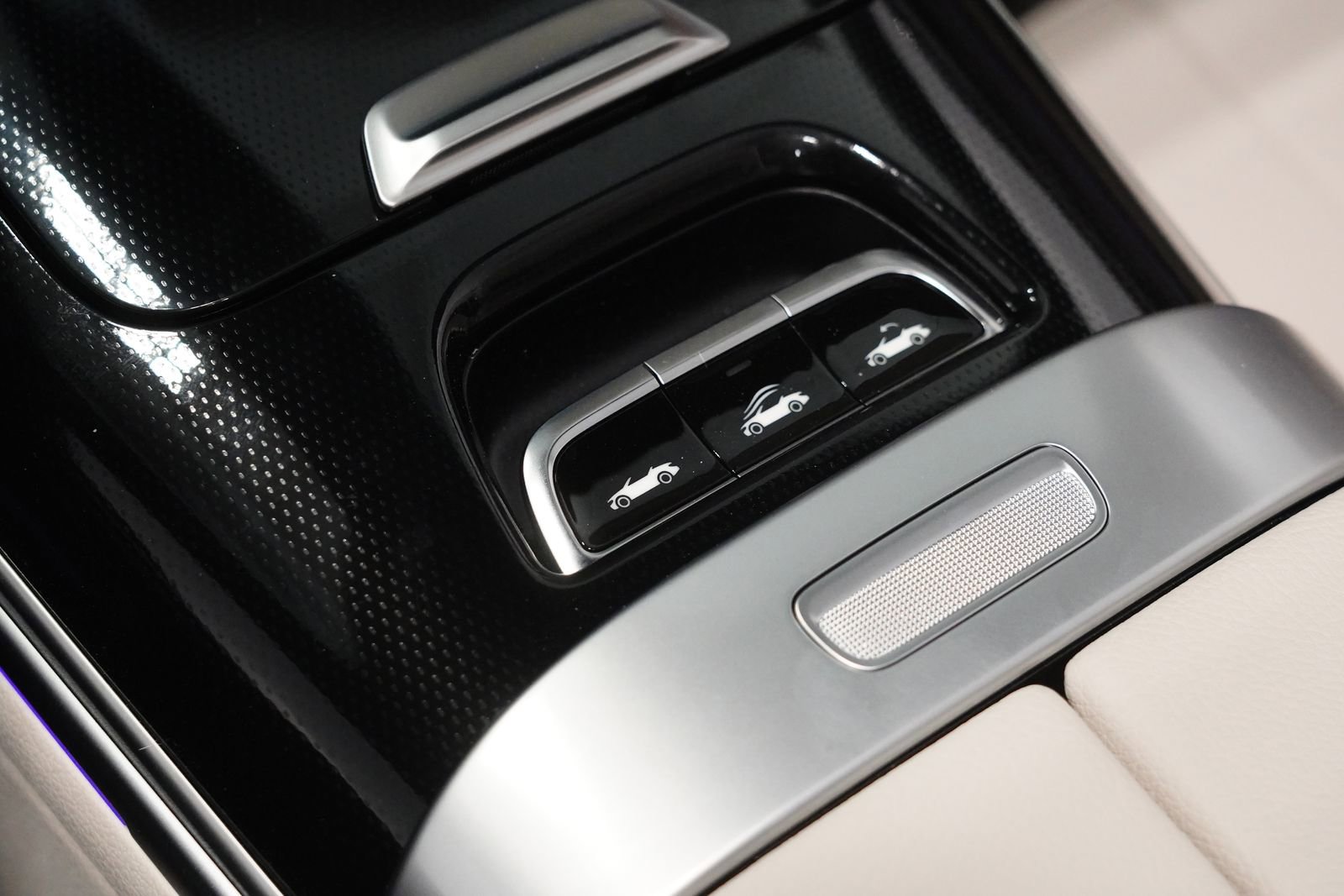 New 2026 Mercedes-Benz CLE 53 AMG 4MATIC Cabriolet image 34