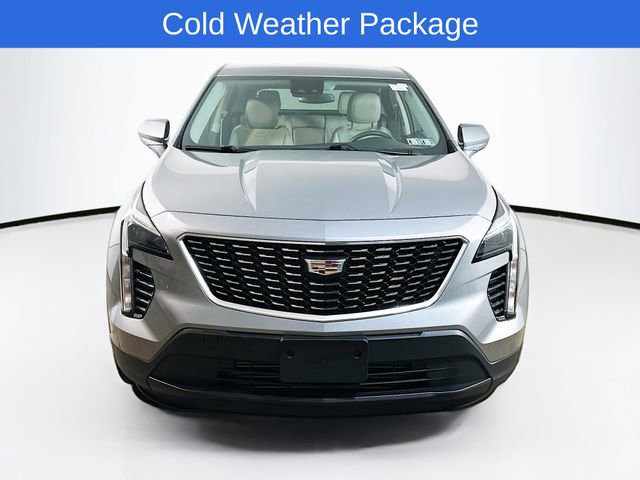 Used 2023 Cadillac XT4 Luxury w/ Cold Weather Package FWD image 2