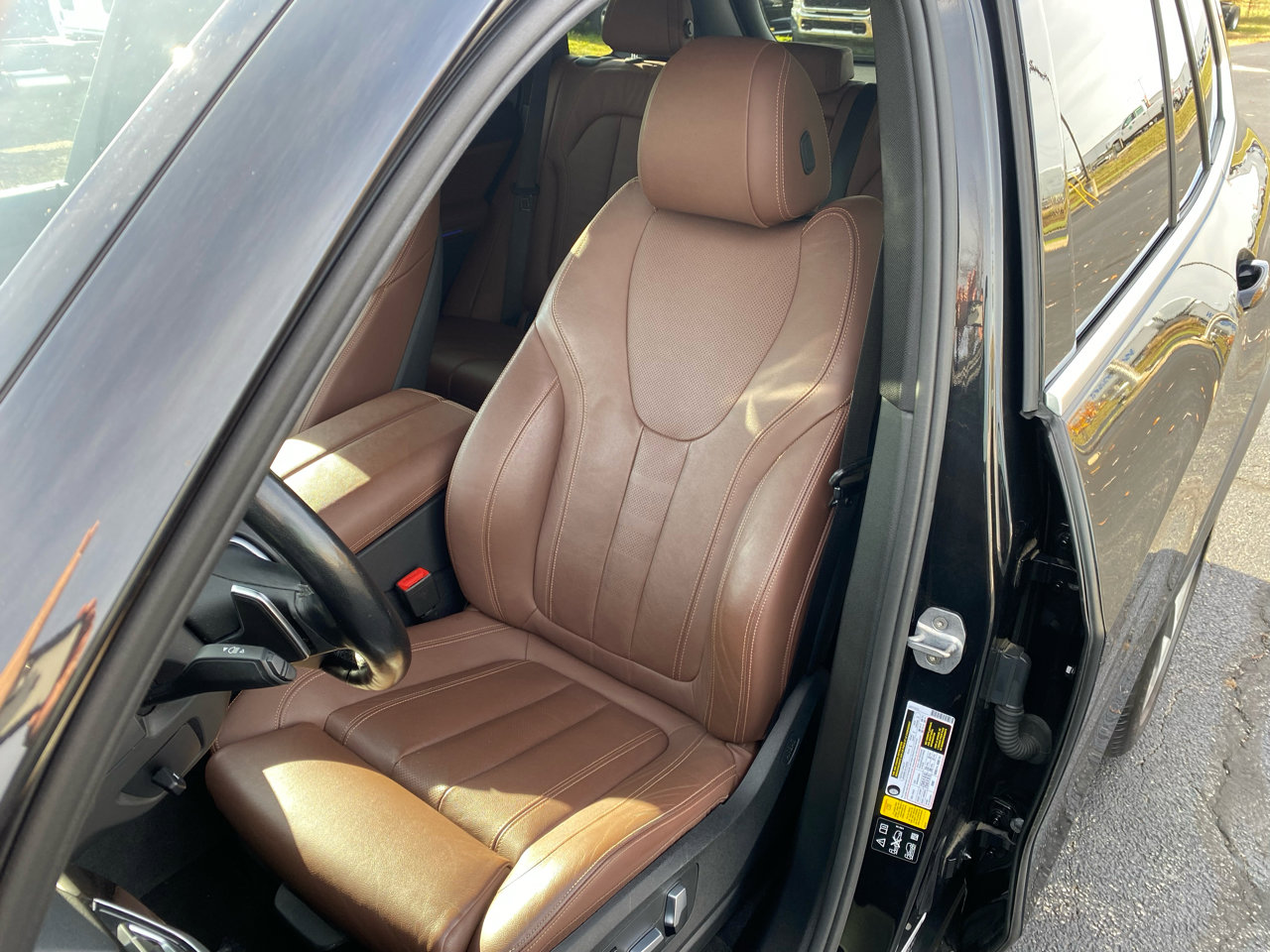 Used 2019 BMW X5 xDrive40i w/ Executive Package image 13