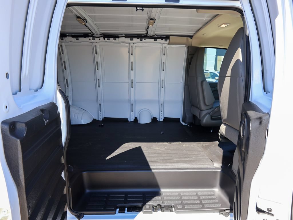 New 2026 GMC Savana 2500 w/ Driver Convenience Package RWD image 6