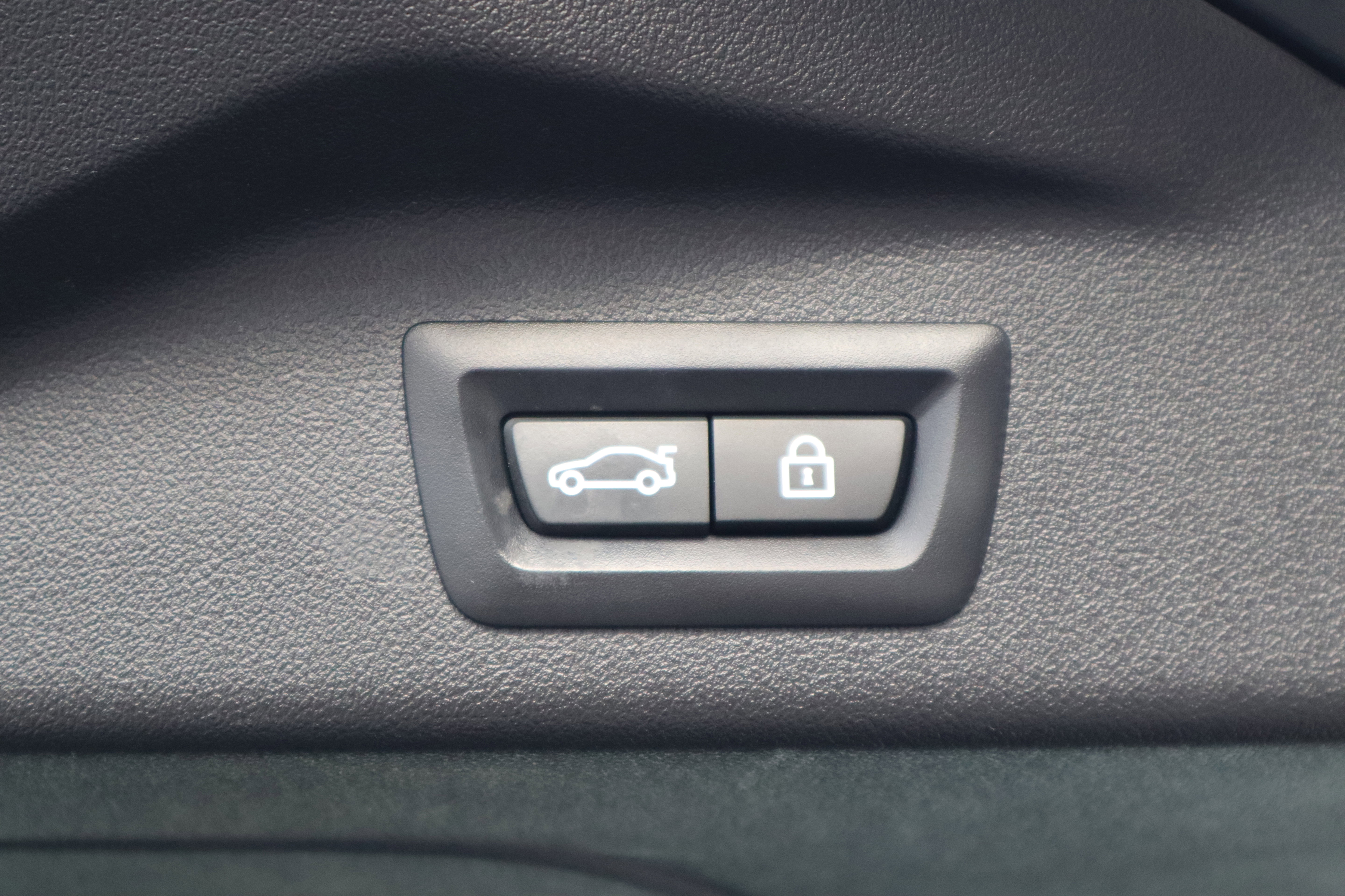 Used 2023 BMW X7 M60i w/ Executive Package image 42