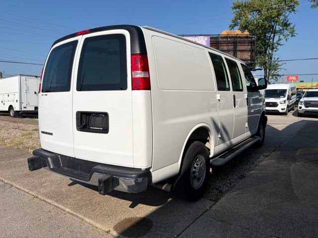 Used 2025 Chevrolet Express 2500 w/ Driver Convenience Package RWD image 5