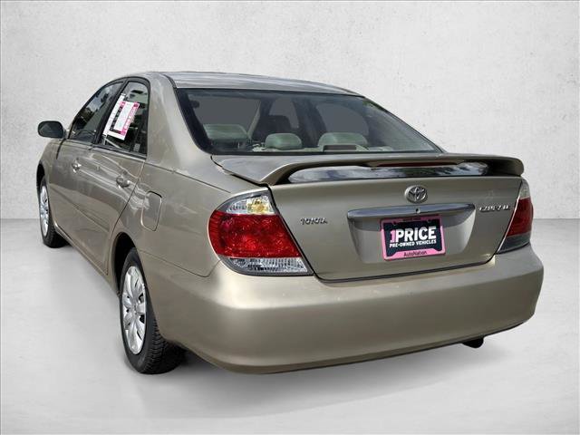 Used 2005 Toyota Camry LE FWD video 4