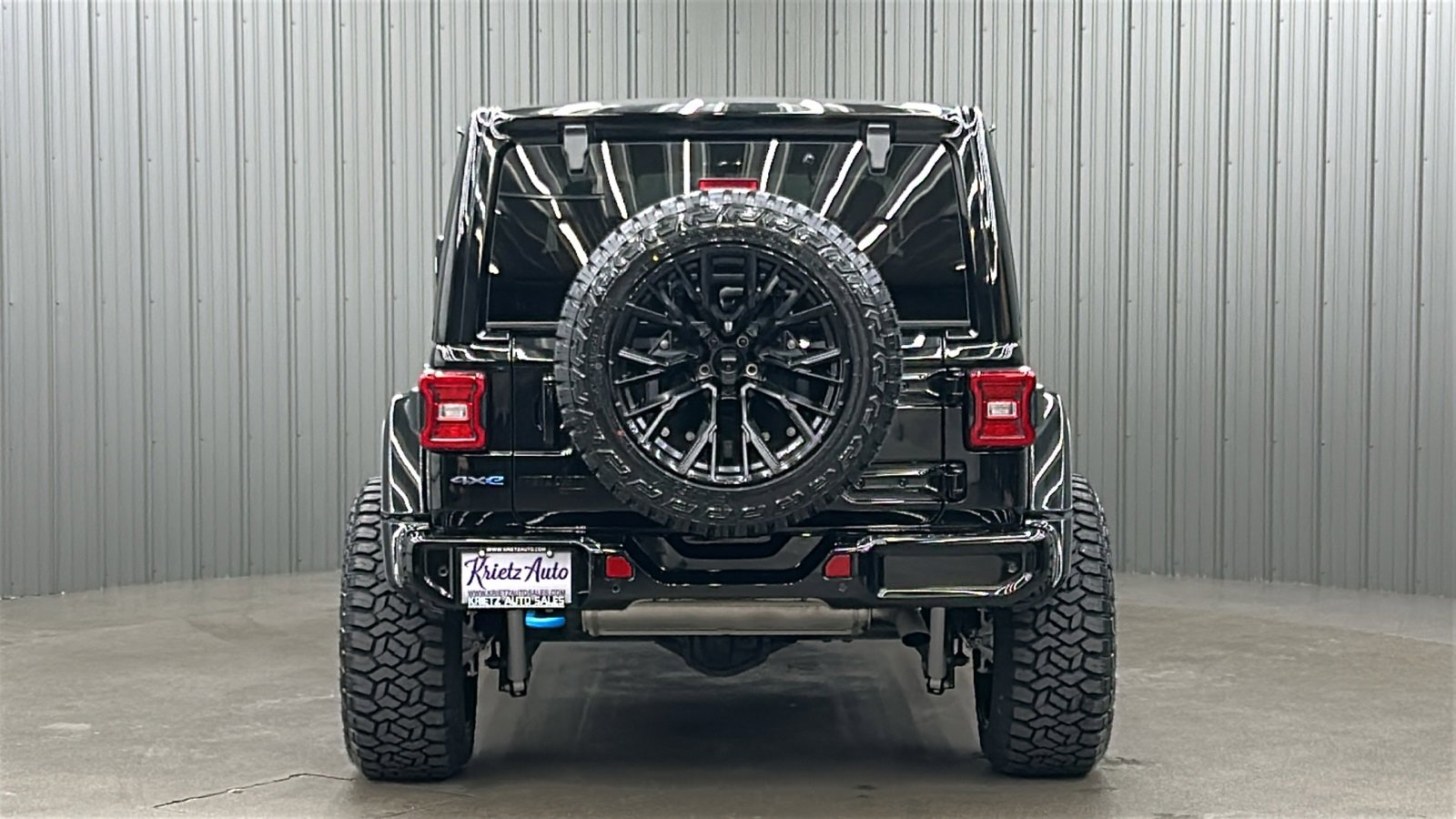 Used 2023 Jeep Wrangler Unlimited Sahara image 4