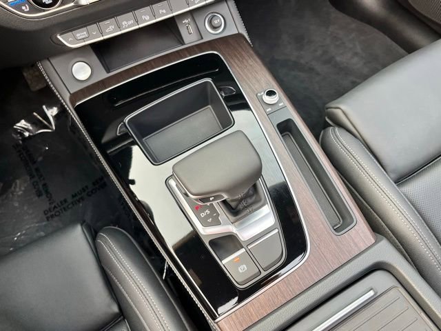 Used 2024 Audi Q5 e Prestige w/ Prestige Package image 39