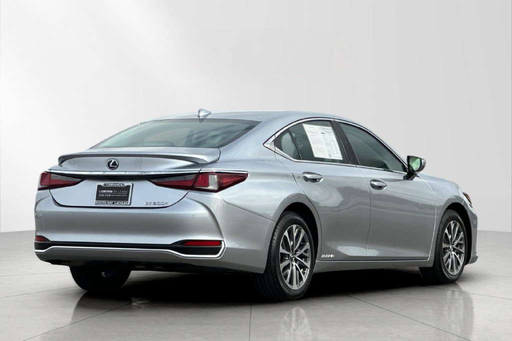 Certified 2022 Lexus ES 300h w/ Premium Package FWD image 6