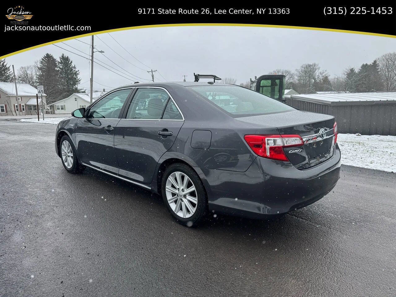 Used 2012 Toyota Camry LE image 2