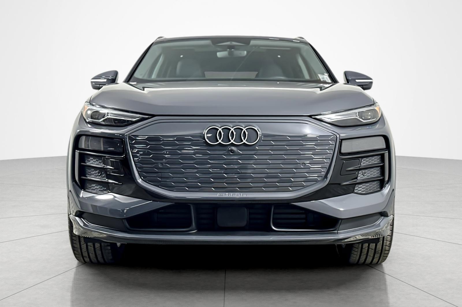 Used 2025 Audi Q6 e-tron Premium w/ Convenience Package image 8