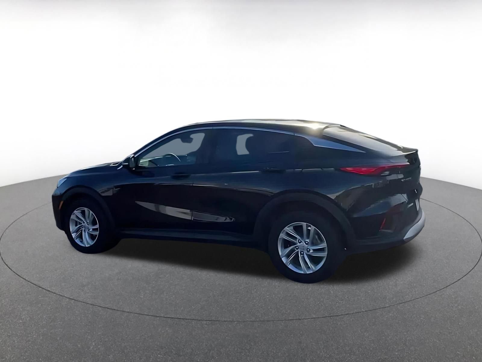 Used 2025 Buick Envista Preferred image 3