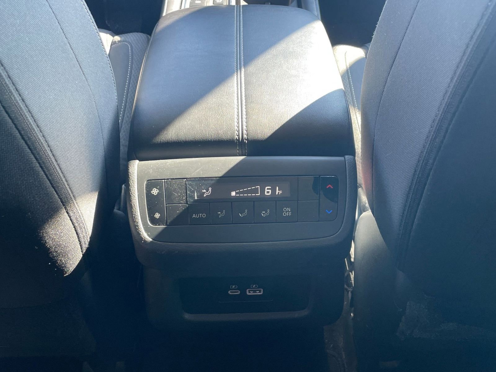 Used 2025 Nissan Pathfinder SV image 24