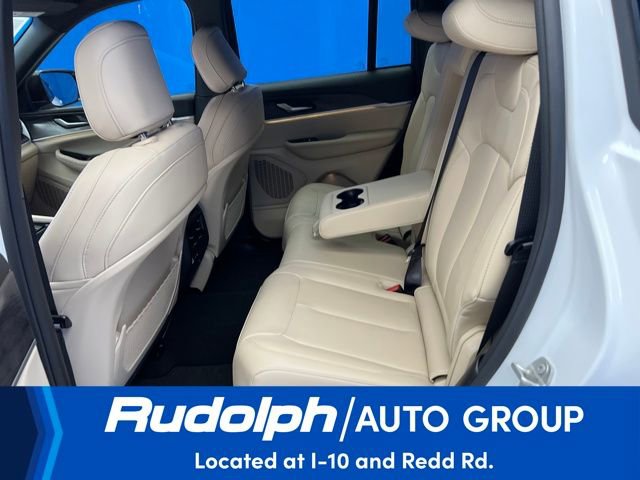 Used 2024 Jeep Grand Cherokee Limited w/ Black Appearance Package image 23