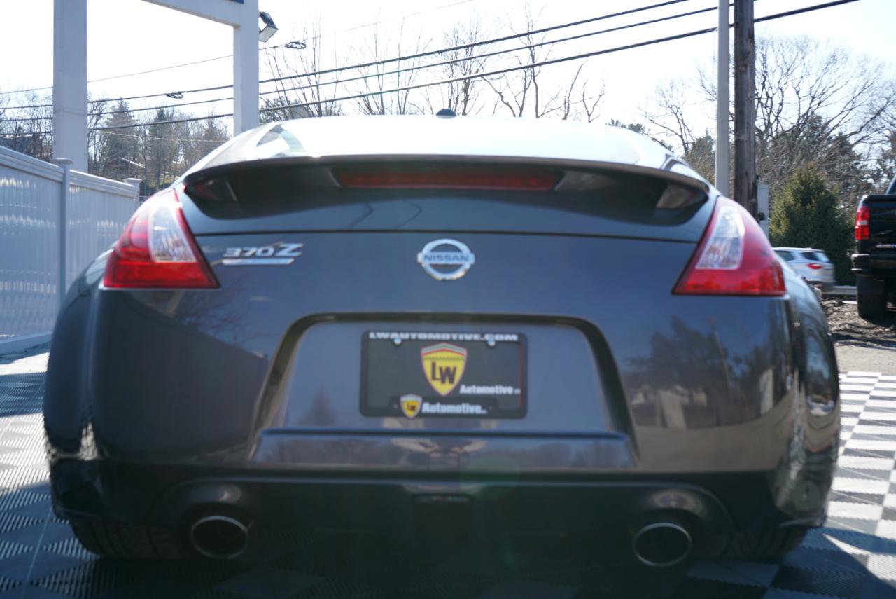 Used 2010 Nissan 370Z Touring w/ Sport Pkg image 8