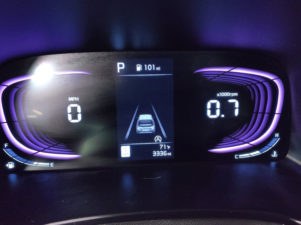 Used 2025 Kia Soul LX w/ LX Technology Package FWD image 23