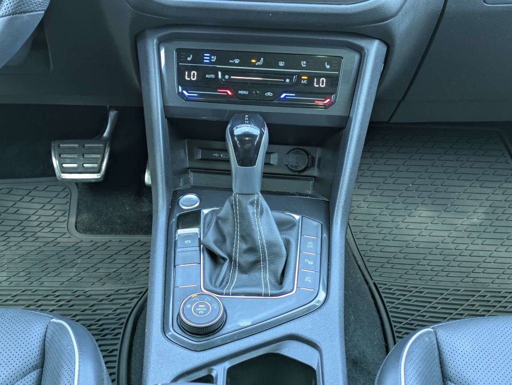 Used 2022 Volkswagen Tiguan SEL R-Line AWD/4WD image 22