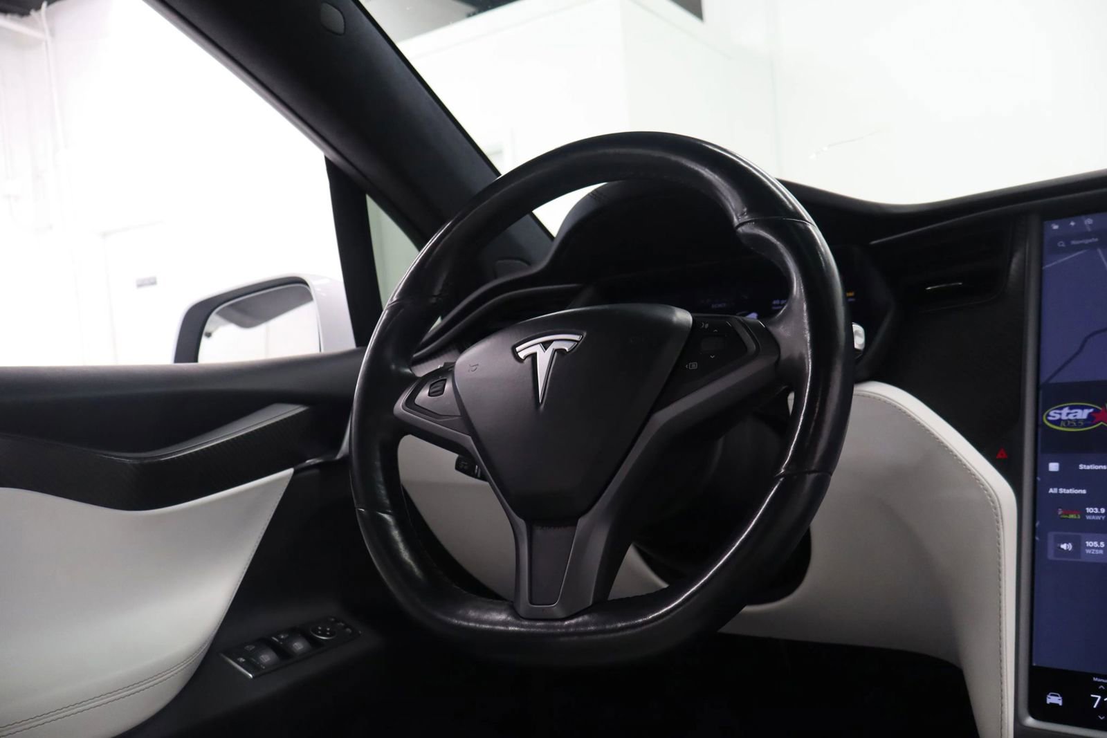 Used 2018 Tesla Model X 100D image 33