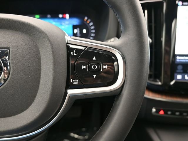 Used 2023 Volvo XC60 B5 Plus w/ Protection Package Premier image 25