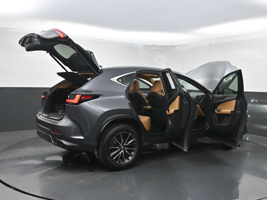 Used 2024 Lexus NX 250 FWD w/ Towing Package (2000 Lbs) image 38