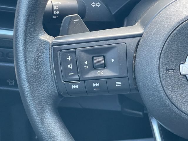 Used 2023 Nissan Rogue S FWD image 17