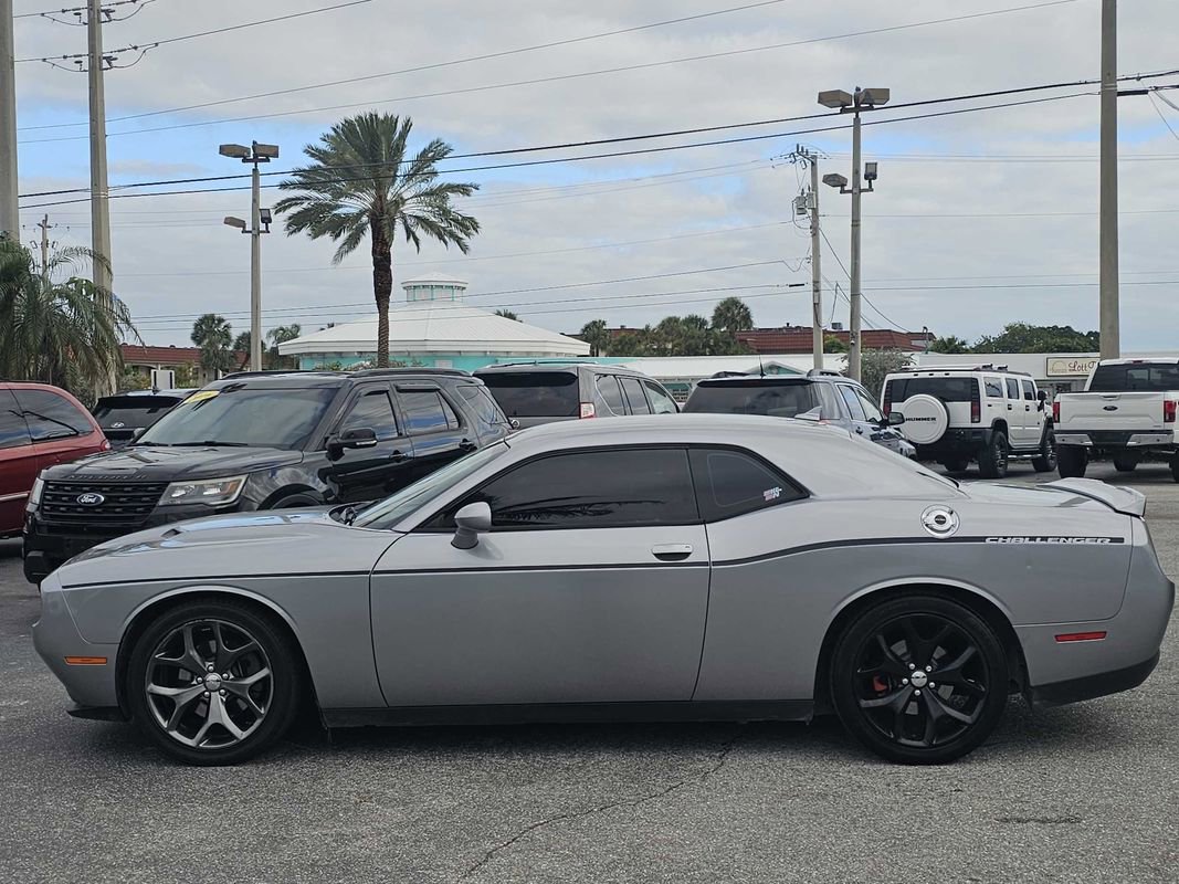 Used 2015 Dodge Challenger SXT Plus RWD image 2