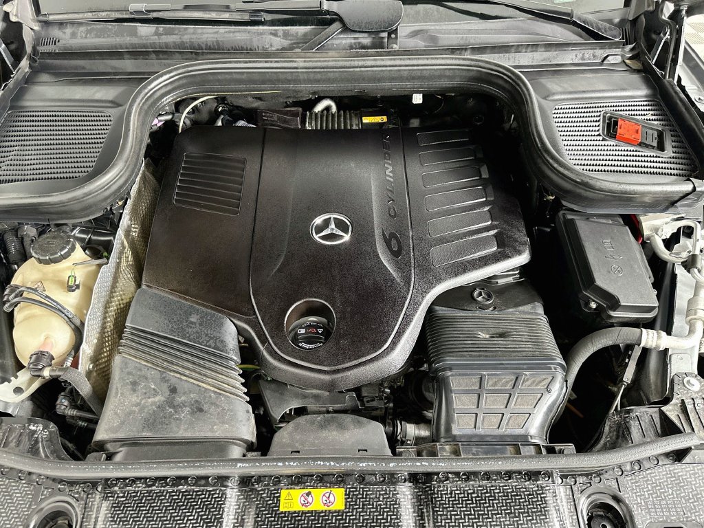 Used 2024 Mercedes-Benz GLS 450 4MATIC image 32
