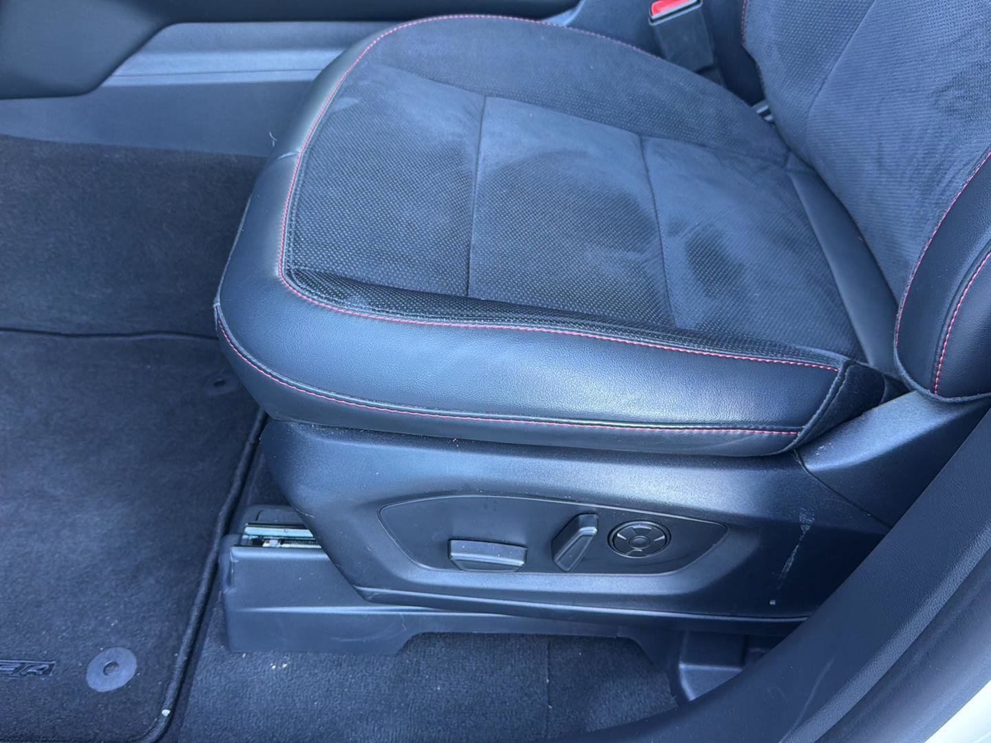 Certified 2025 Ford Explorer ST w/ Sun And Sound Package image 23