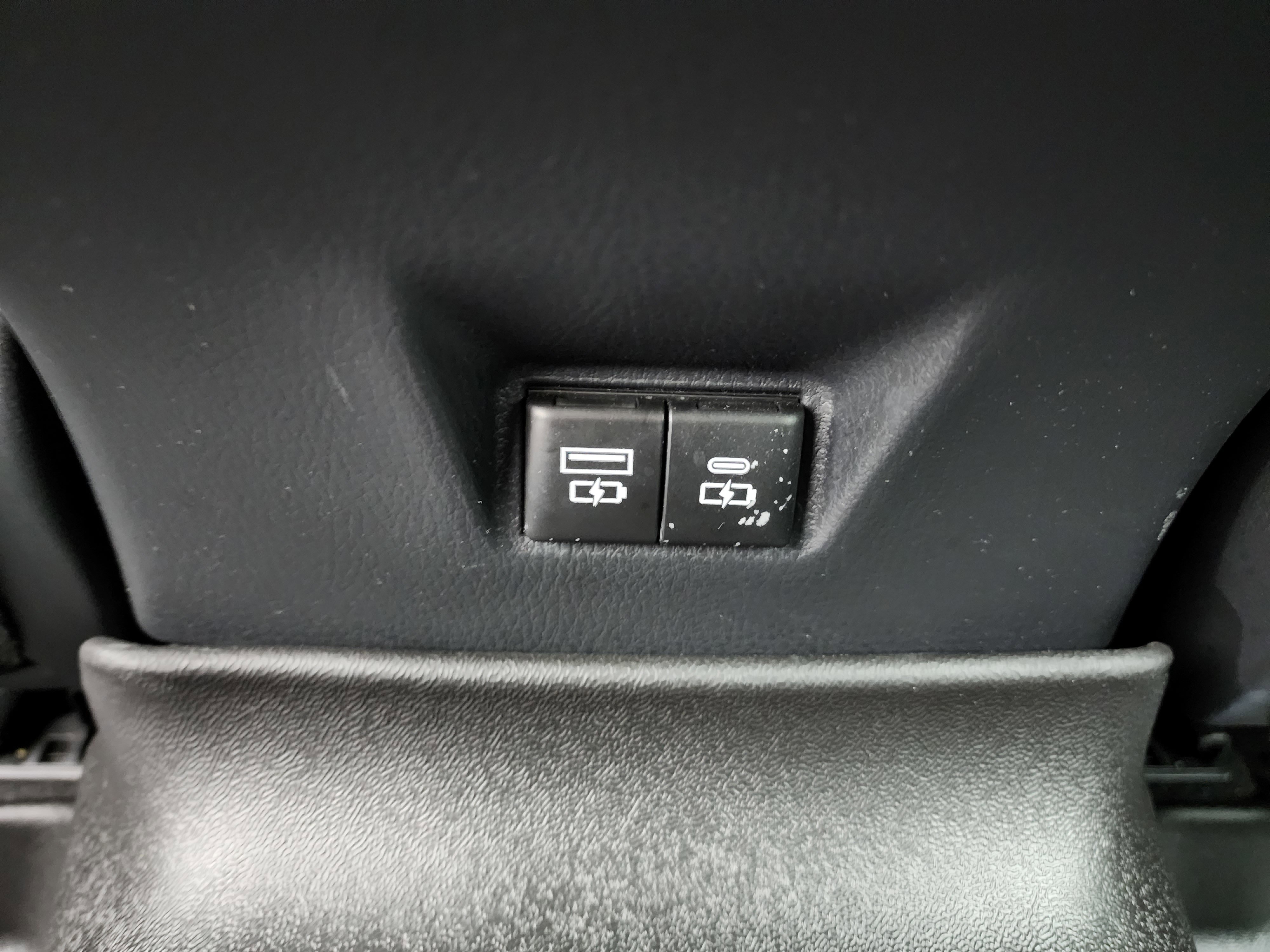 Used 2025 Toyota Camry SE image 37